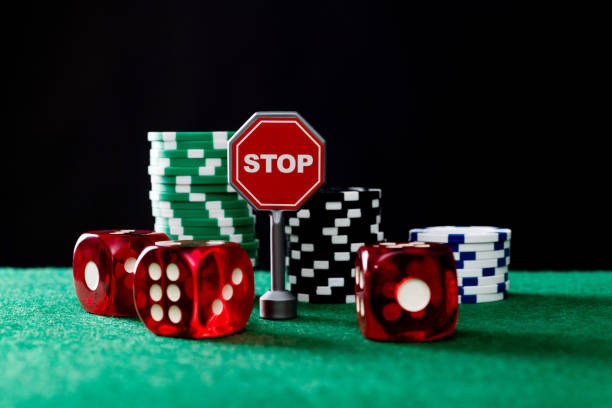 fosilqq mobile app interface showing Liga 1 and live-dealer game options